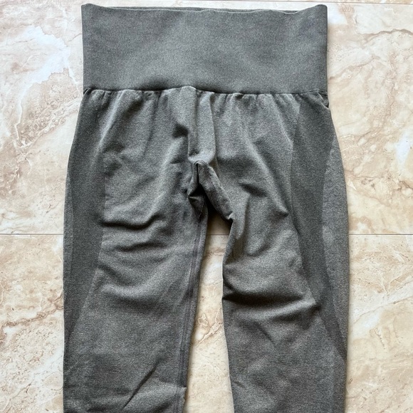 NVGTN Khaki Green Curve Seamless Leggings - Picture 2 of 13